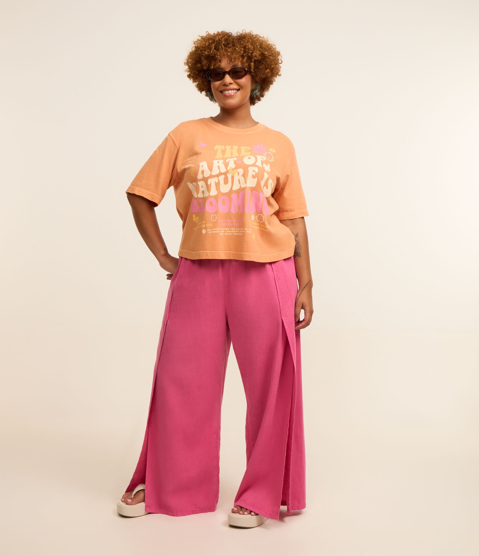 Calça Pantalona Sarja com Abertura Lateral Curve & Plus Size Rosa 1