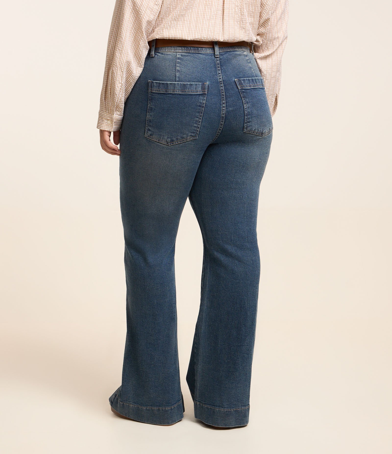 Calça Flare em Jeans com Elastano e Cinto Curve & Plus Size Azul 3