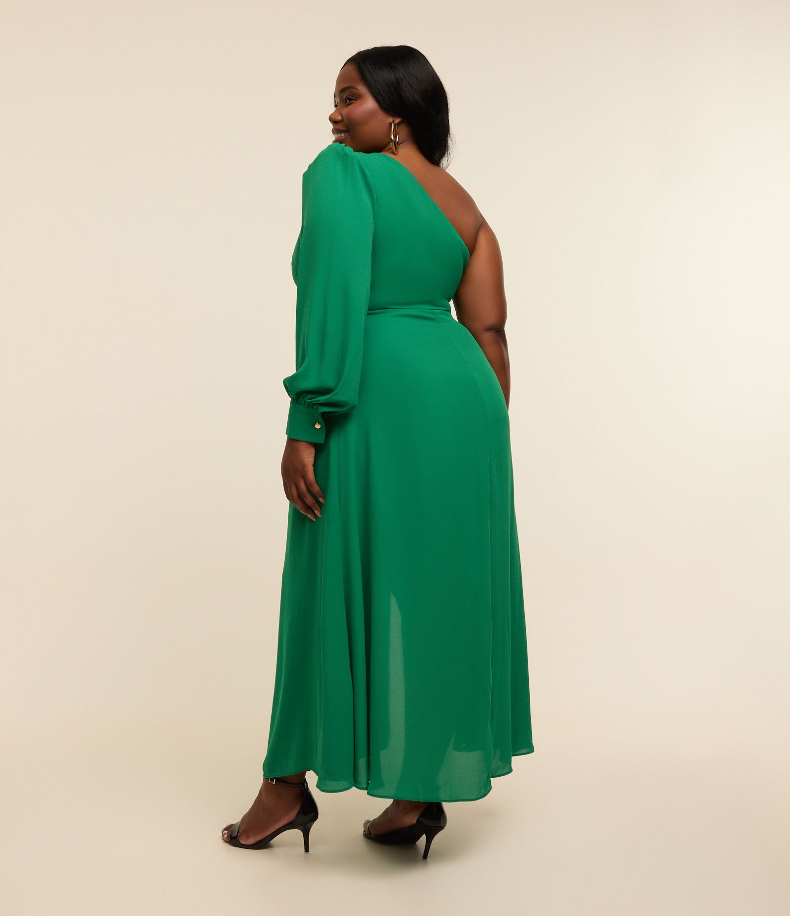 Vestido Ombro Só em Crepe com Fenda Curve & Plus Size Verde 4