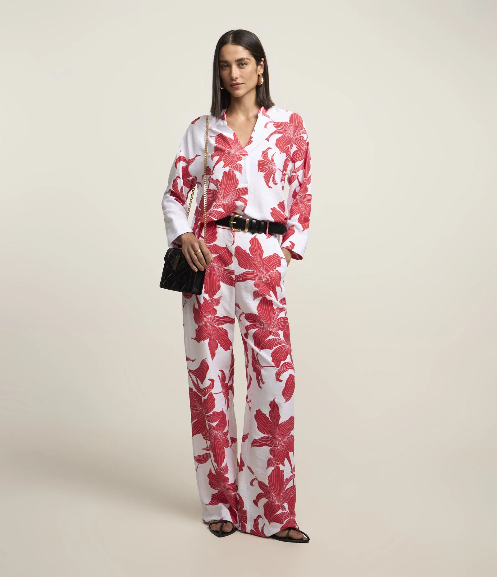Camisa em Crepe com Estampa Floral Branco/Vermelho 2