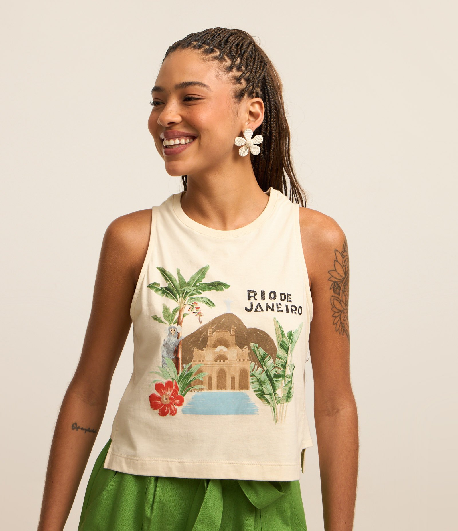 Blusa Regata Baby Tee com Estampa Rio de Janeiro Bege 1