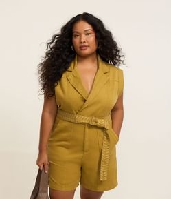 Macaquinho em Sarja com Faixa Bordada Curve & Plus Size