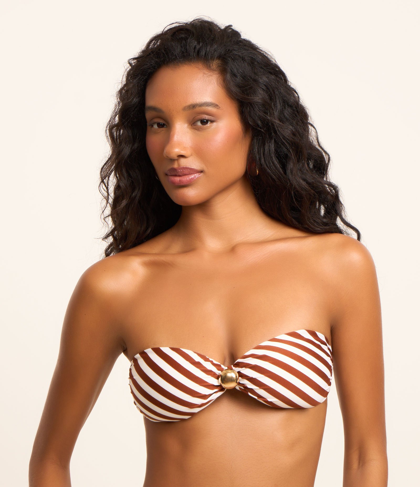 Biquíni Top Bandeau Estampa Listras com Aviamento Central Marrom/ Branco 6