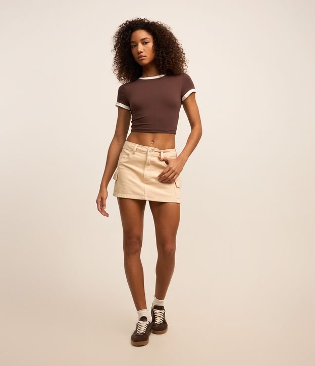 Blusa T-shirt em Algodão com Detalhes Contrastantes