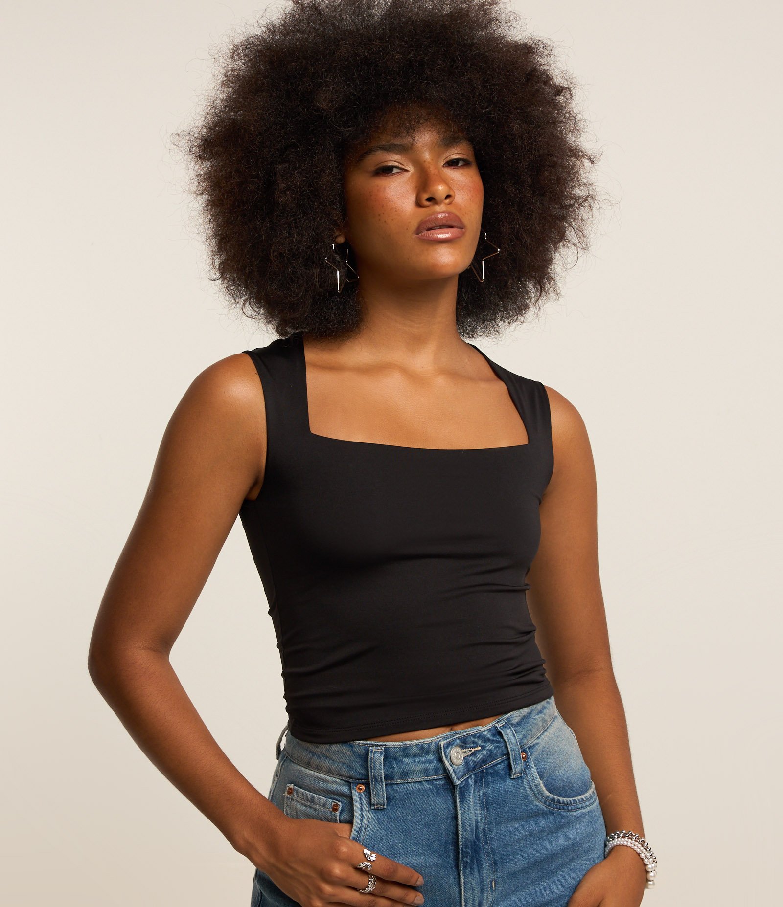 Blusa em Microfibra com Decote Quadrado Preto 1