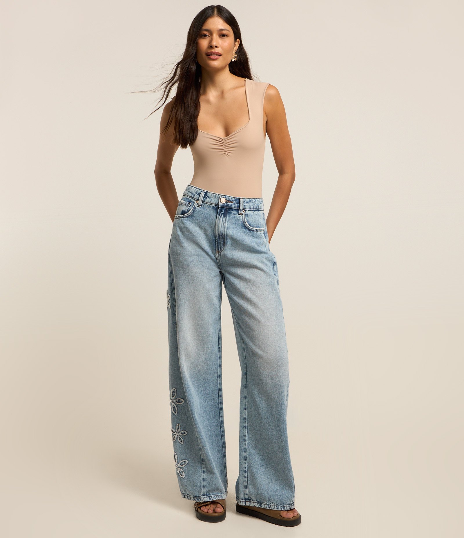 Body em Microfibra com Decote Coração Franzidinho Bege 2