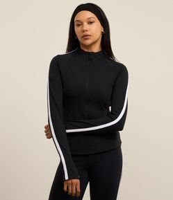 Jaqueta Esportiva Justa em Microfibra com Bolsos e Listra Contrastante