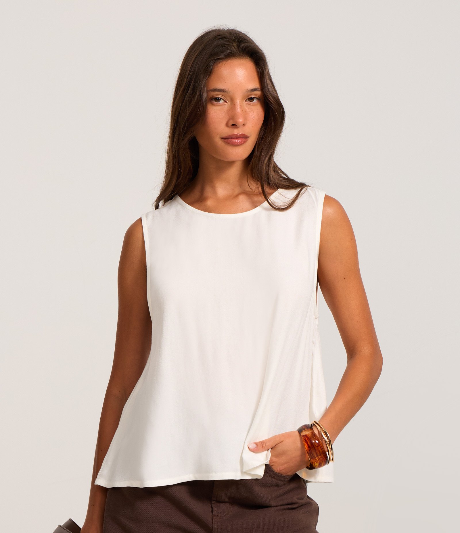 Blusa Soltinha Básica em Crepe Branco 1