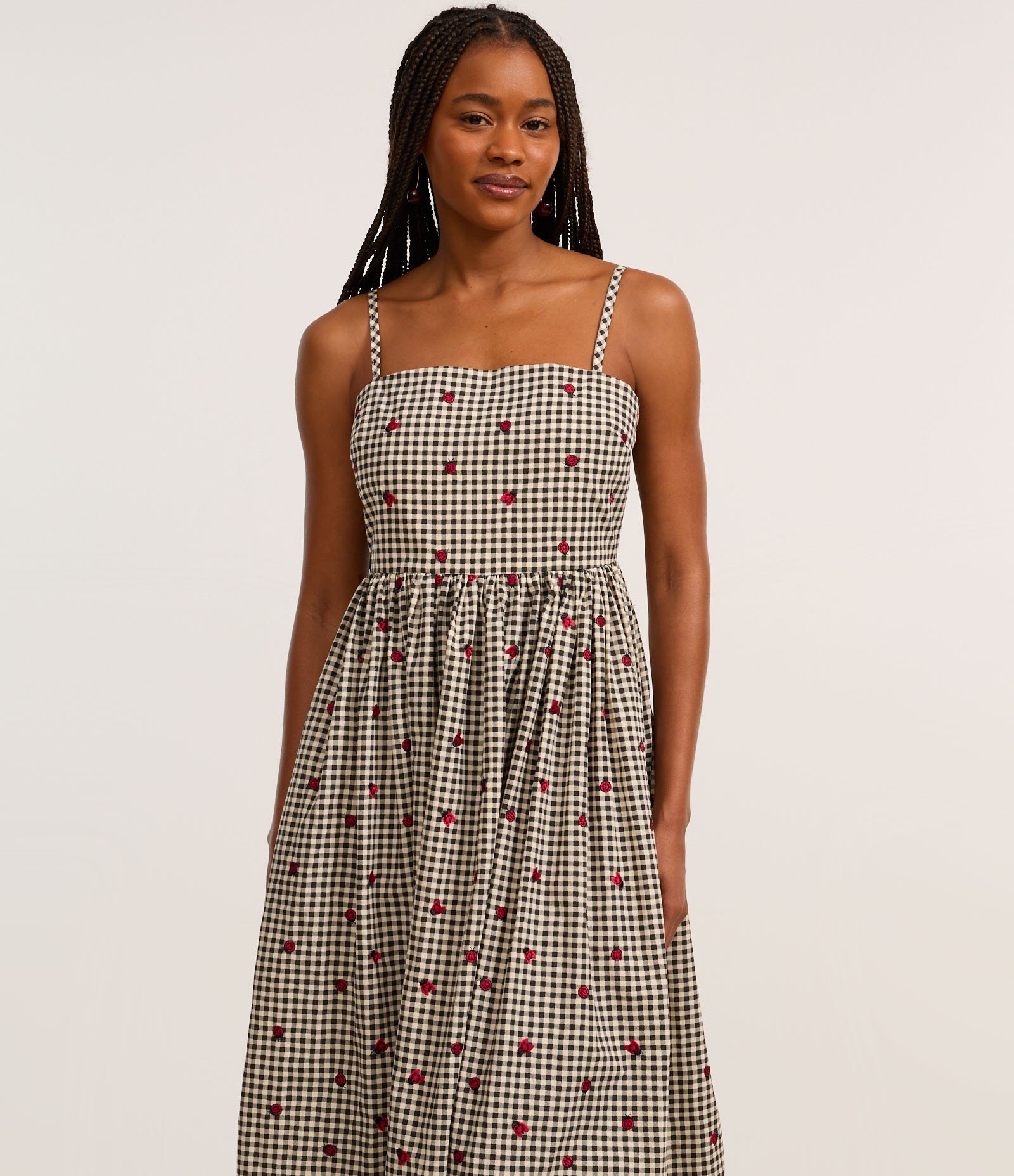 Vestido New Midi em Tricoline Xadrex Vichy com Bordado de Florzinhas Preto 2