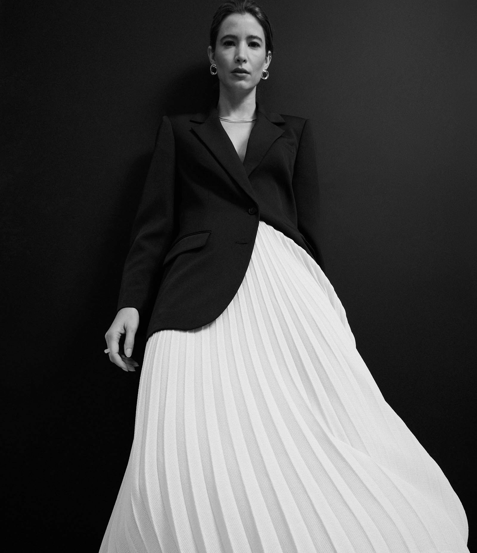 Saia Midi Alfaiatada com Textura Plissada Bege 7