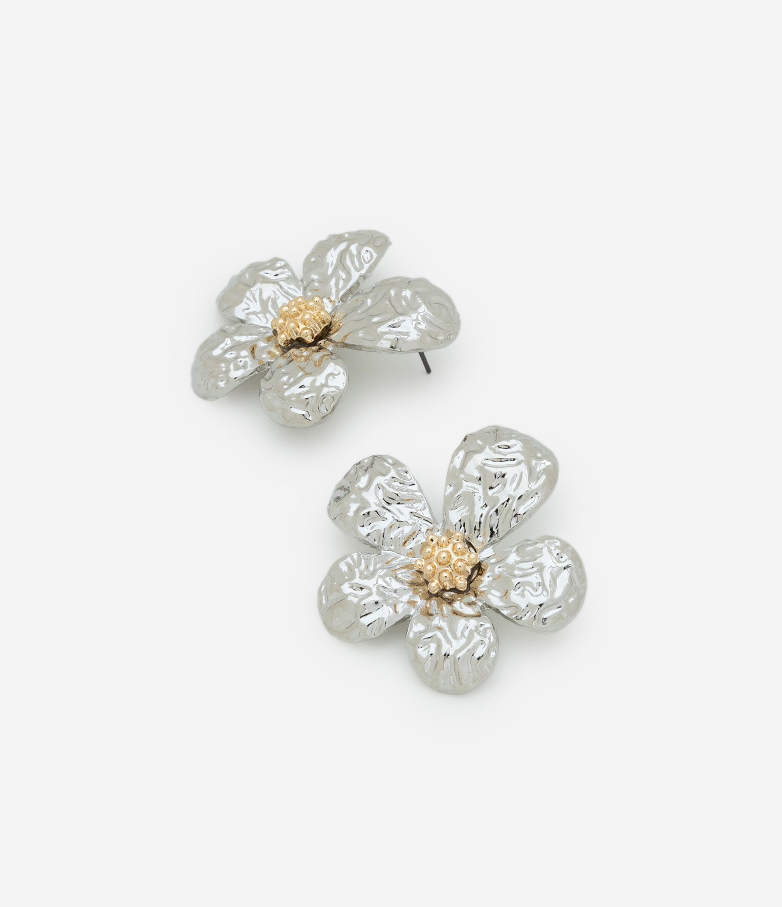 Brinco Grande em Metal Botão de Flor com Efeito Amassado Prata 3