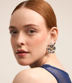 Brinco Grande em Metal Botão de Flor com Efeito Amassado