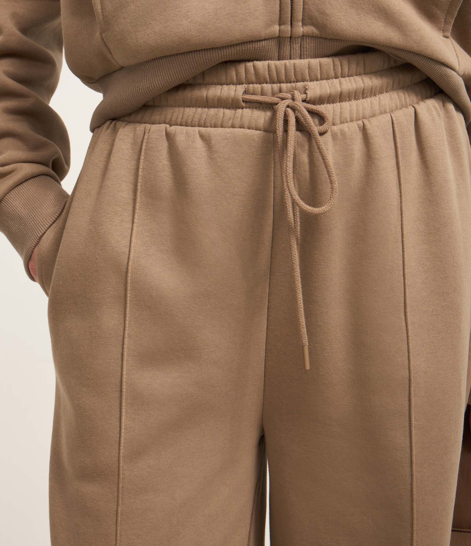 Calça Wide em Moletom com Cós Elástico Marrom 4