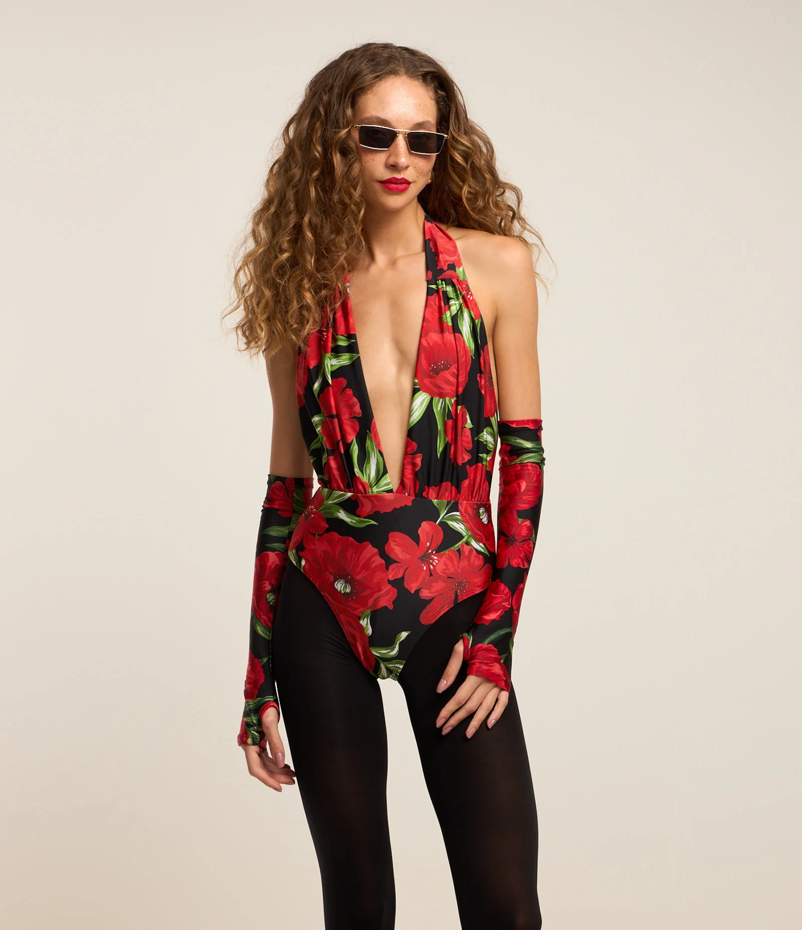 Luva em Microfibra com Estampa Floral Vermelho/ Preto 1