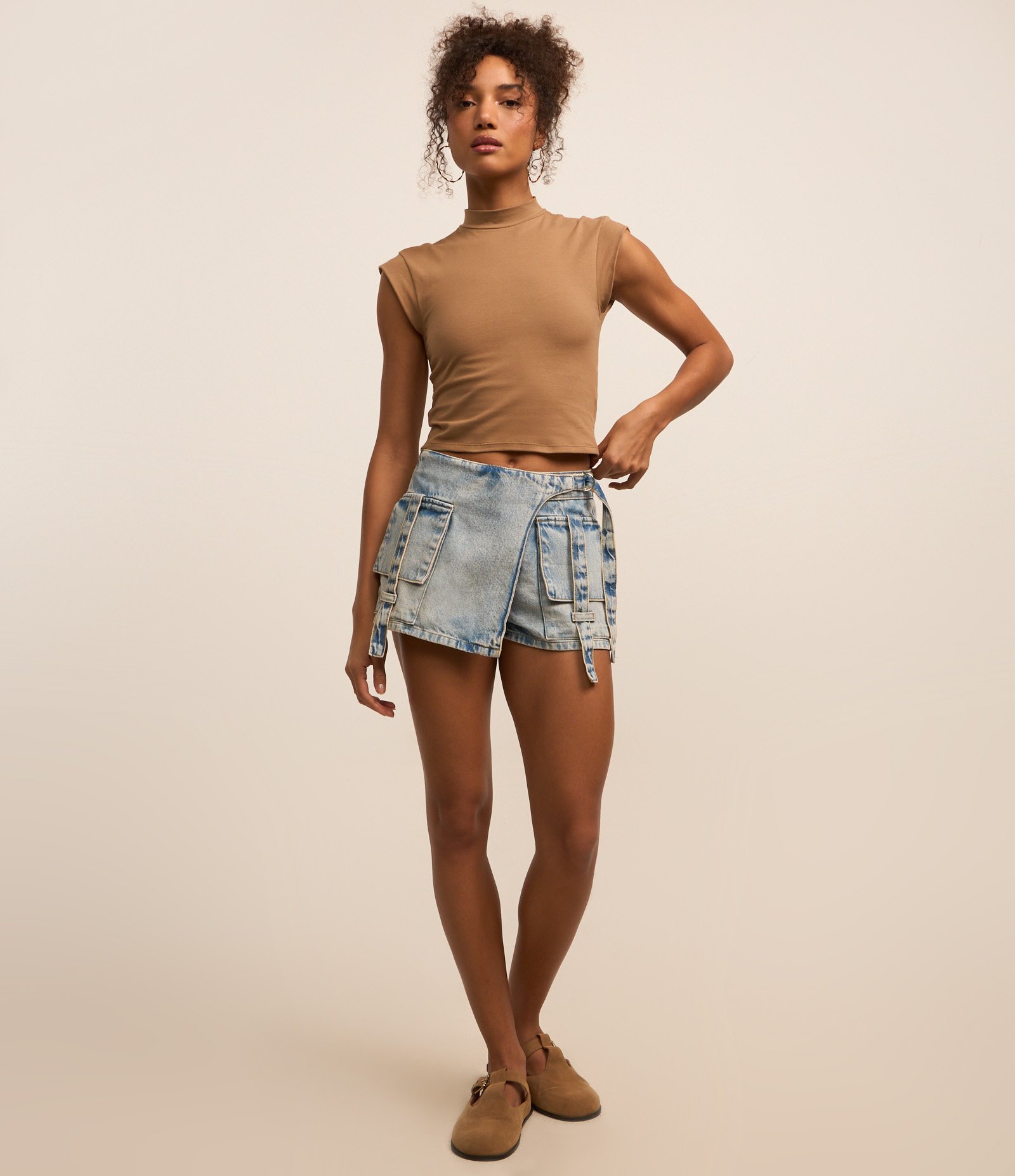 Blusa Sem Manga em Algodão e Elastano com Gola Alta Marrom 2