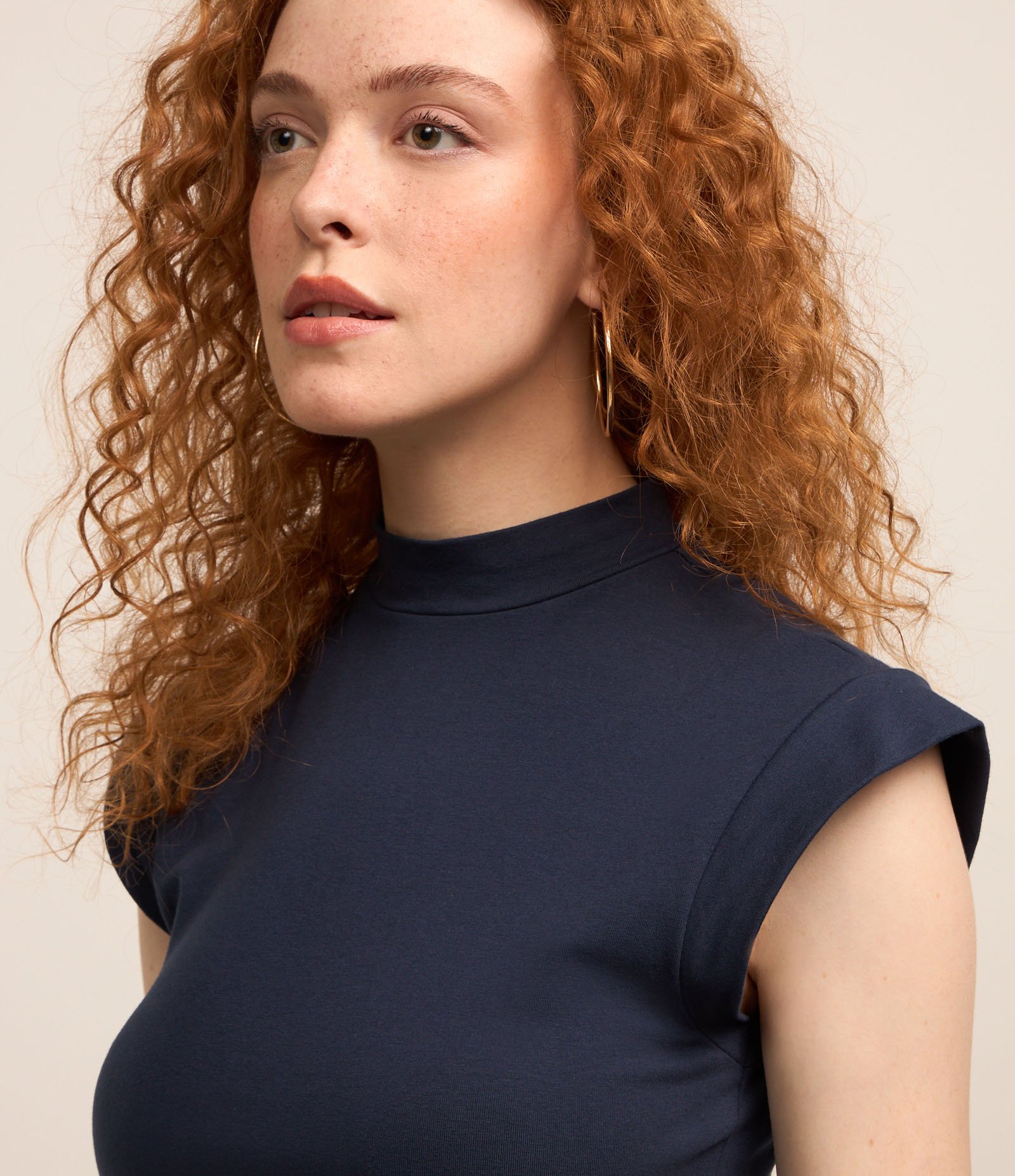 Blusa Sem Manga em Algodão e Elastano com Gola Alta Azul 3