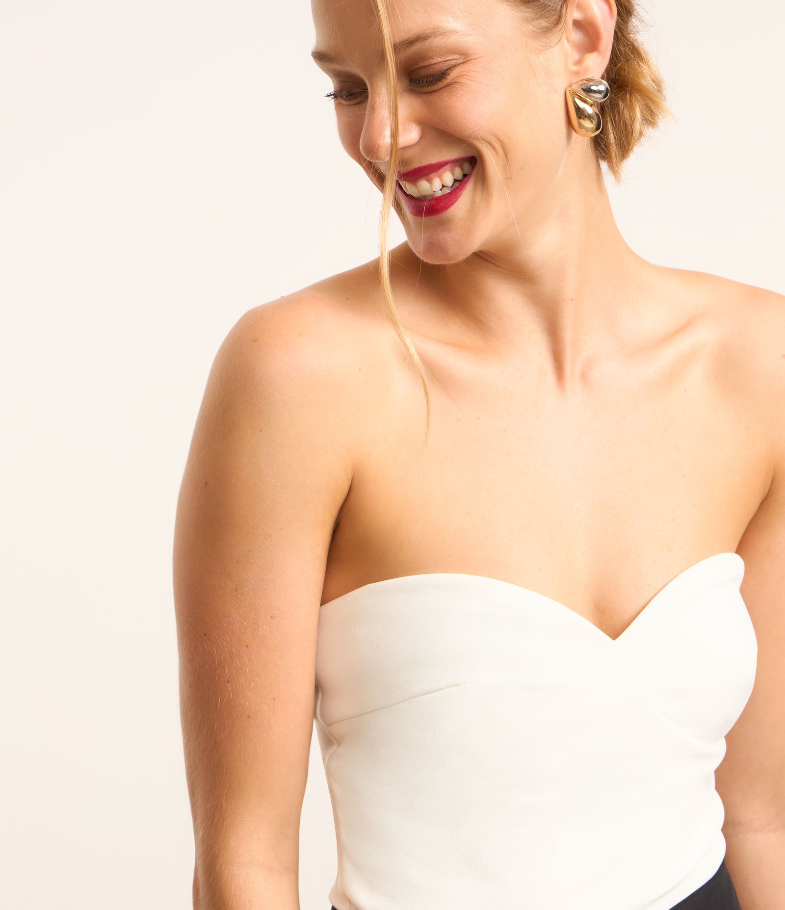 Body em Crepe com Decote Coração Branco 4