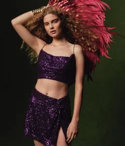 Blusa de Alça Cropped em Paetê Metalizado e Decote Degagê