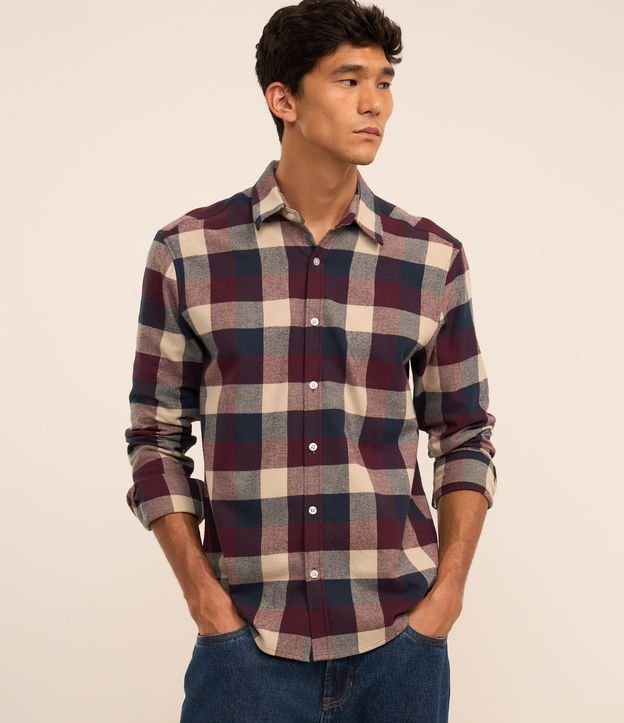 Camisa Comfort em Algodão com Estampa Xadrez e Manga Longa