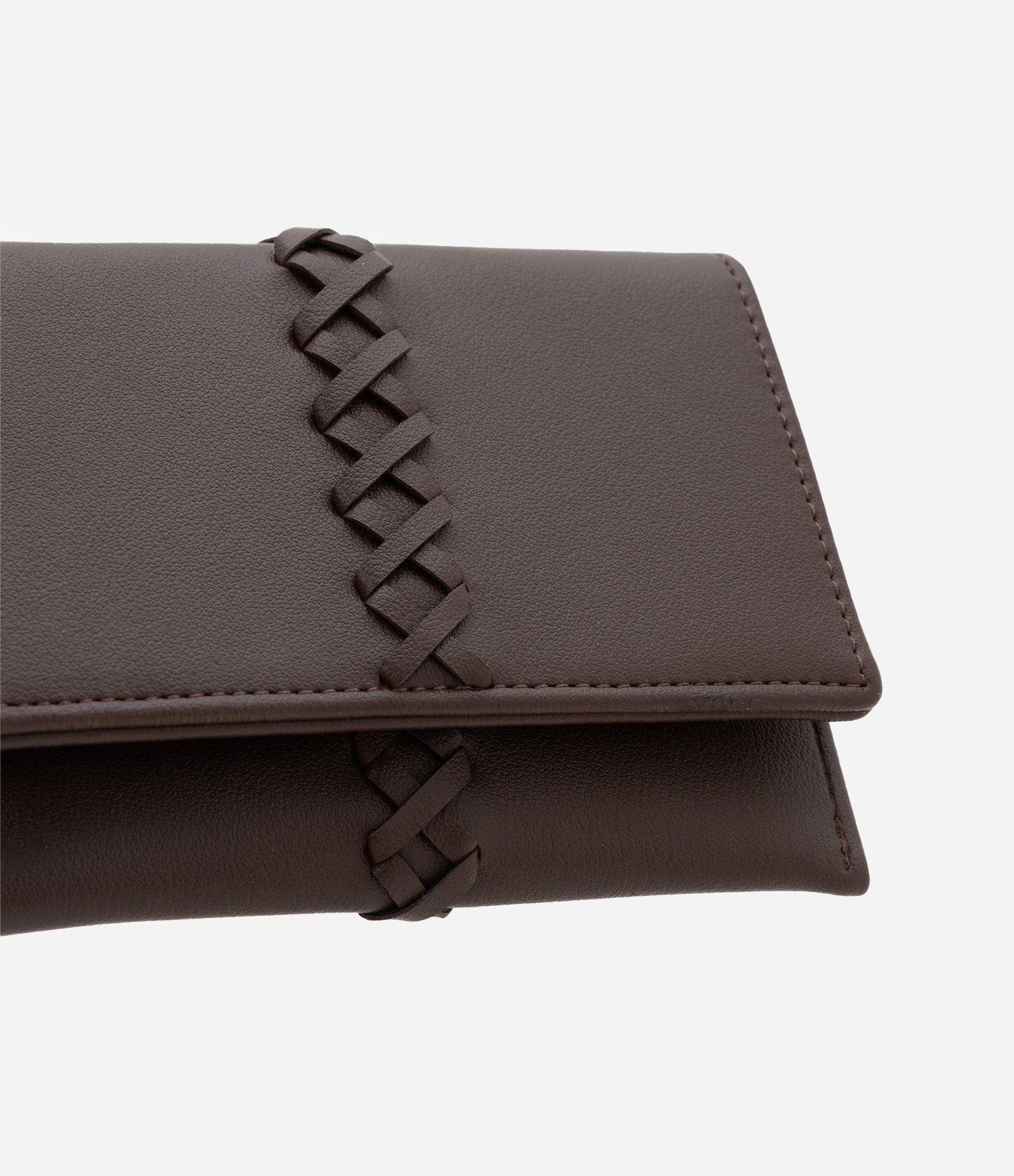 Carteira Envelope Pequena em PU com Detalhe Trançado Marrom 2