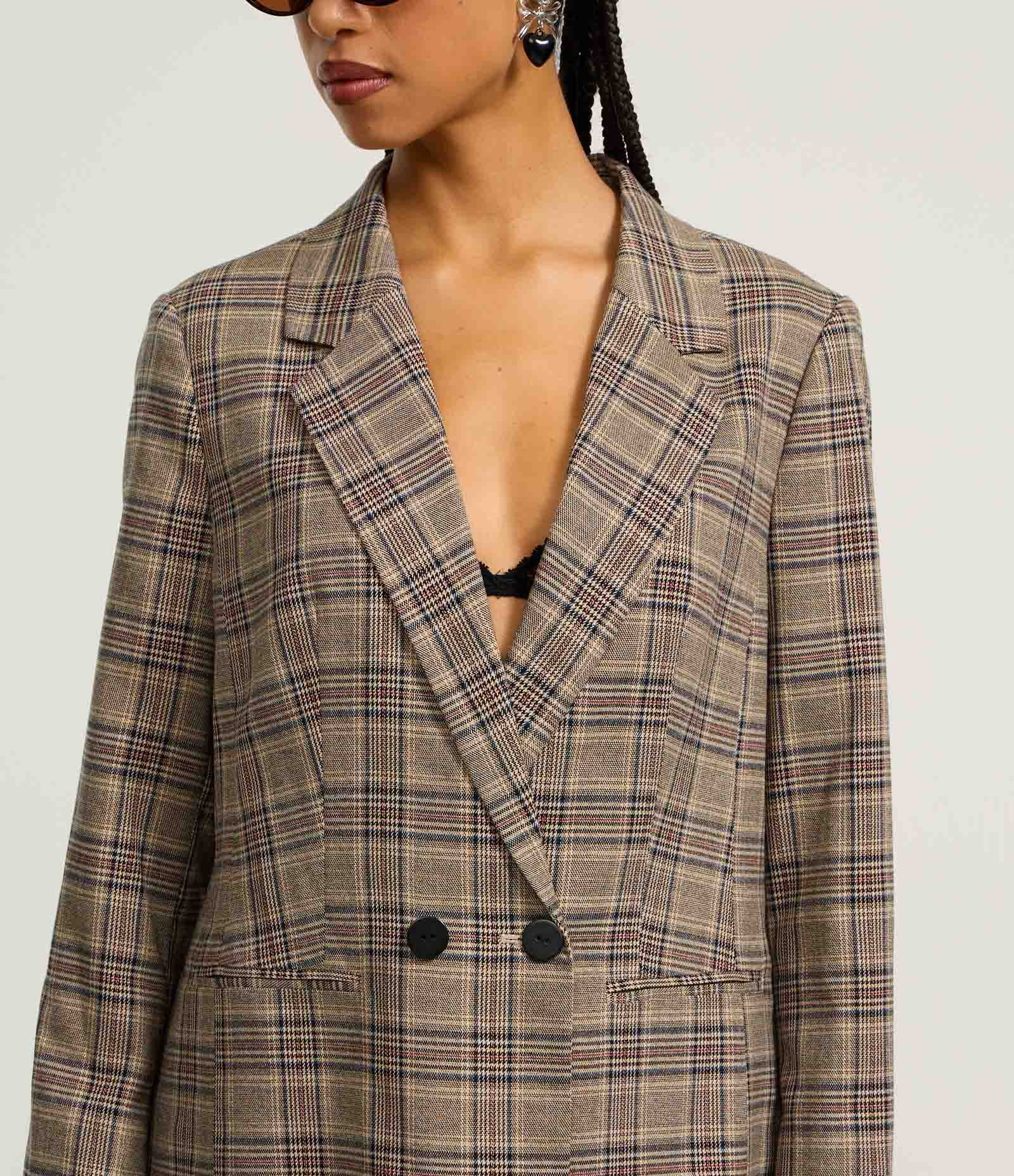 Blazer Alongado em Alfaiataria Xadrez com Bolso Embutido Cinza 5
