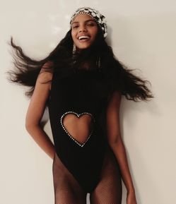 Body Asa Delta com Recorte Vazado de Coração