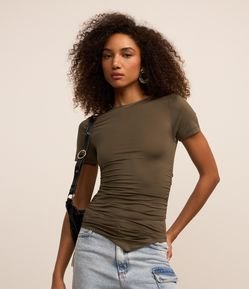 Blusa em Microfibra com Barra Diferenciada