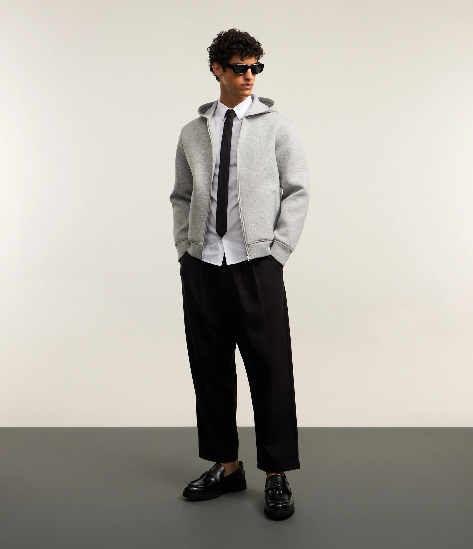 Casaco Bomber Tech com Capuz Cinza 2