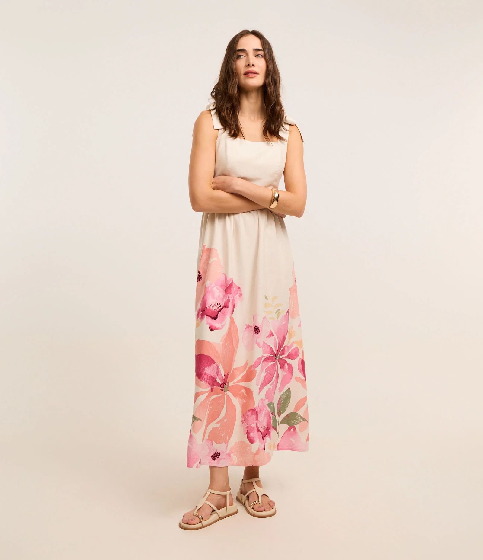 Vestido Evasê Midi Comfy em Viscolinho com Laços nos Ombros Off White/Rosa 2