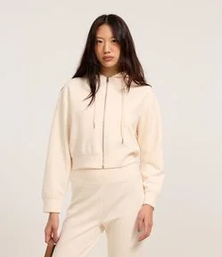 Casaco Slim em Moletom com Capuz e Forro Fleece