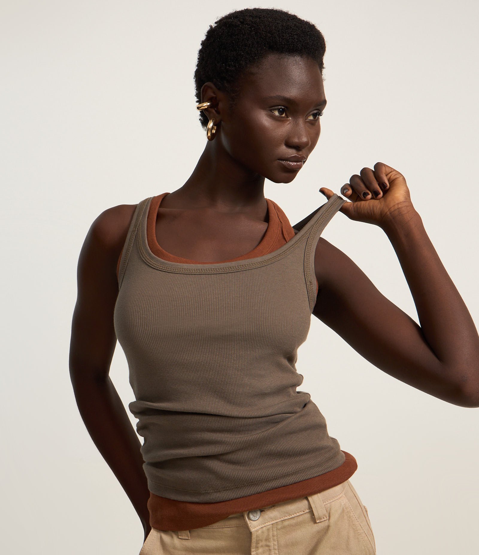 Blusa sem Manga em Ribana com Decote Halter 3