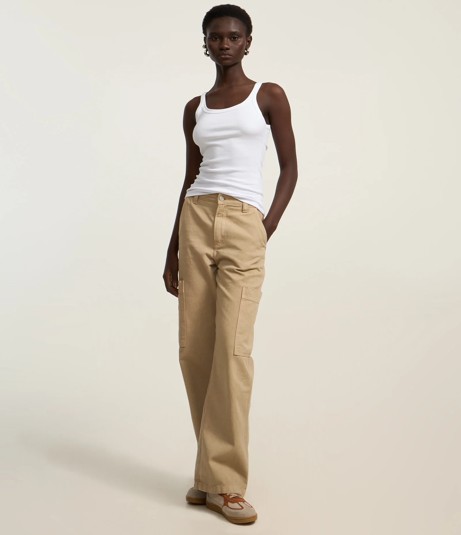 Blusa sem Manga em Ribana com Decote Halter Branco 2