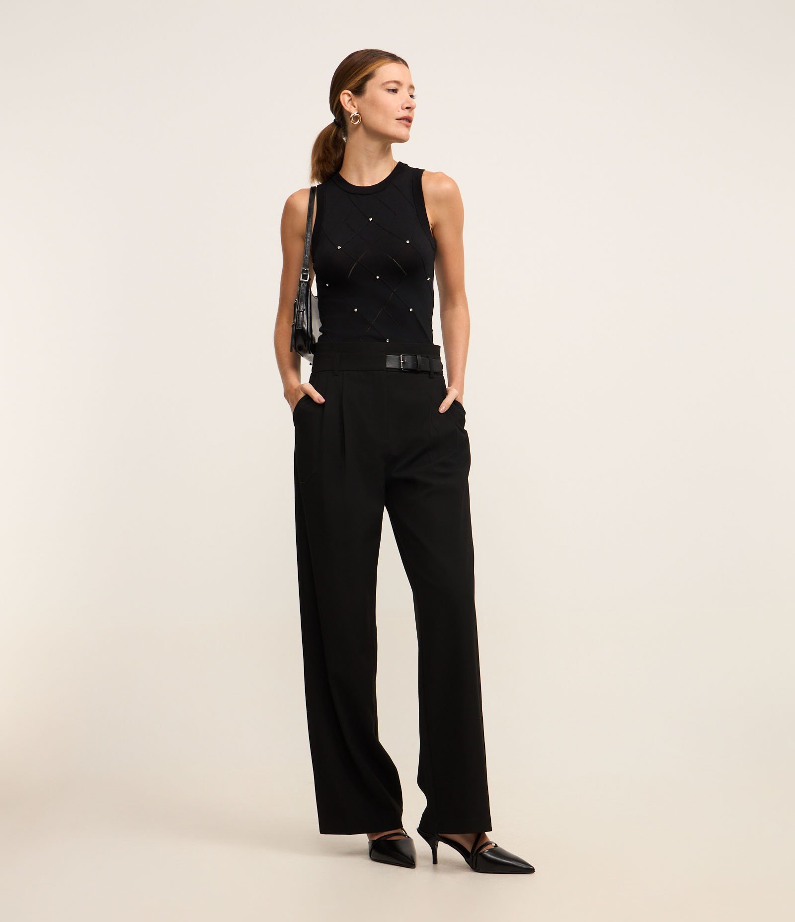 Blusa em Viscose com Texturas e Aplicação de Strass Preto 2