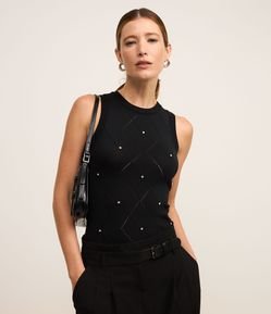 Blusa em Viscose com Texturas e Aplicação de Strass