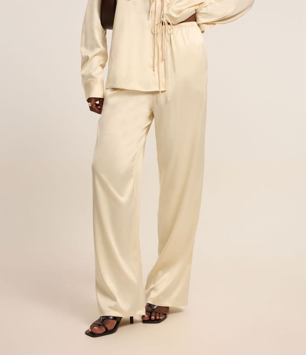 Calça Wide Leg Acetinada com Cós de Elástico
