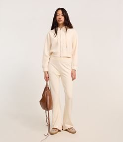 Calça Flare em Moletinho com Forro Fleece