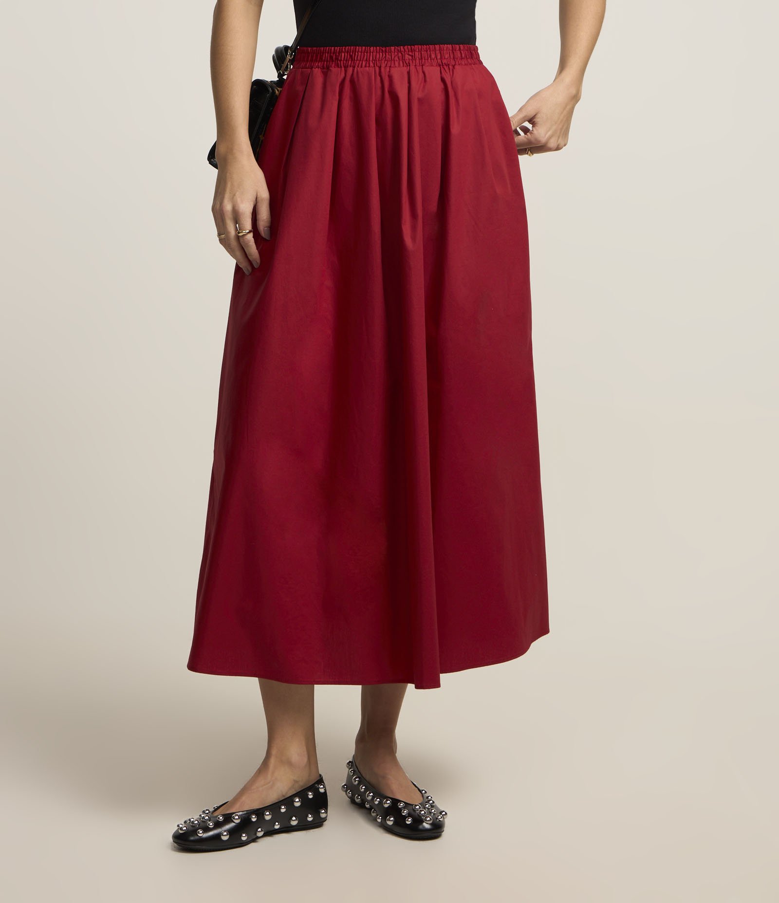 Saia Midi em Tricoline com Cós Elástico Vermelho 3