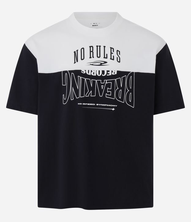 Camiseta Boxy em Malhão com Recortes e Estampa Lettering
