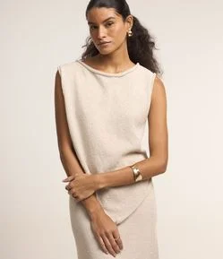 Blusa Sem Manga em Tricot com Decote Careca e Barra Assimétrica