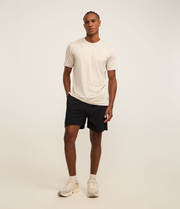 Bermuda Esportiva com Laser Cut e Print Lateral