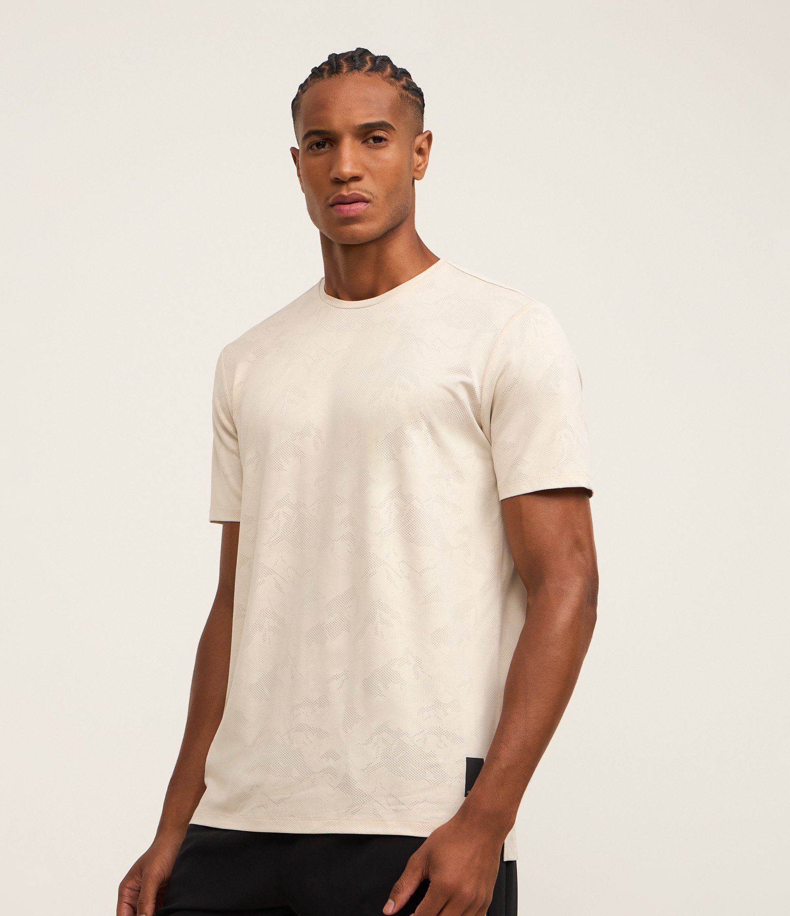 Bermuda Esportiva com Laser Cut e Print Lateral Preto 4