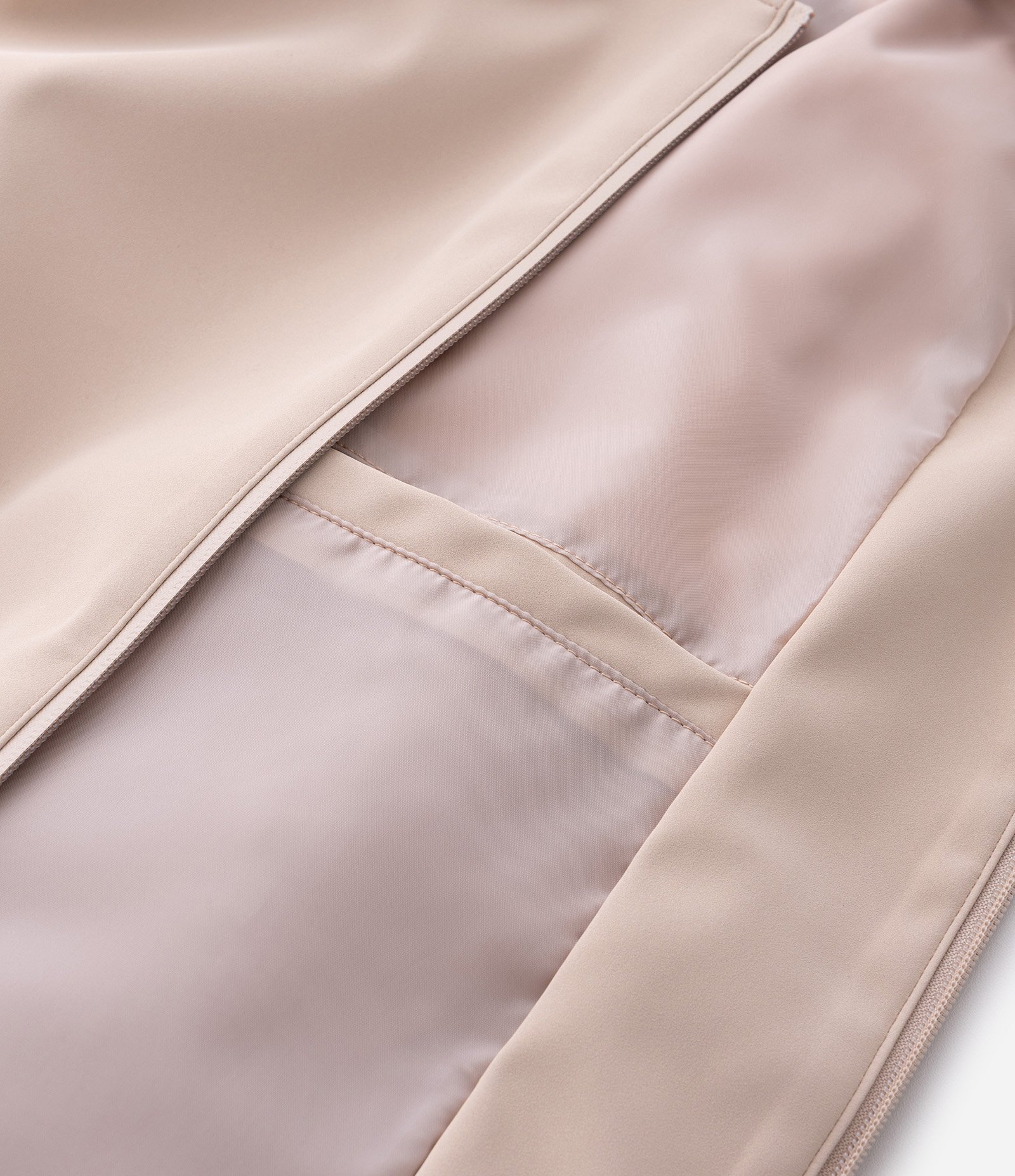 Jaqueta Bomber com Bolso Interno e Textura Emborrachada Bege 5