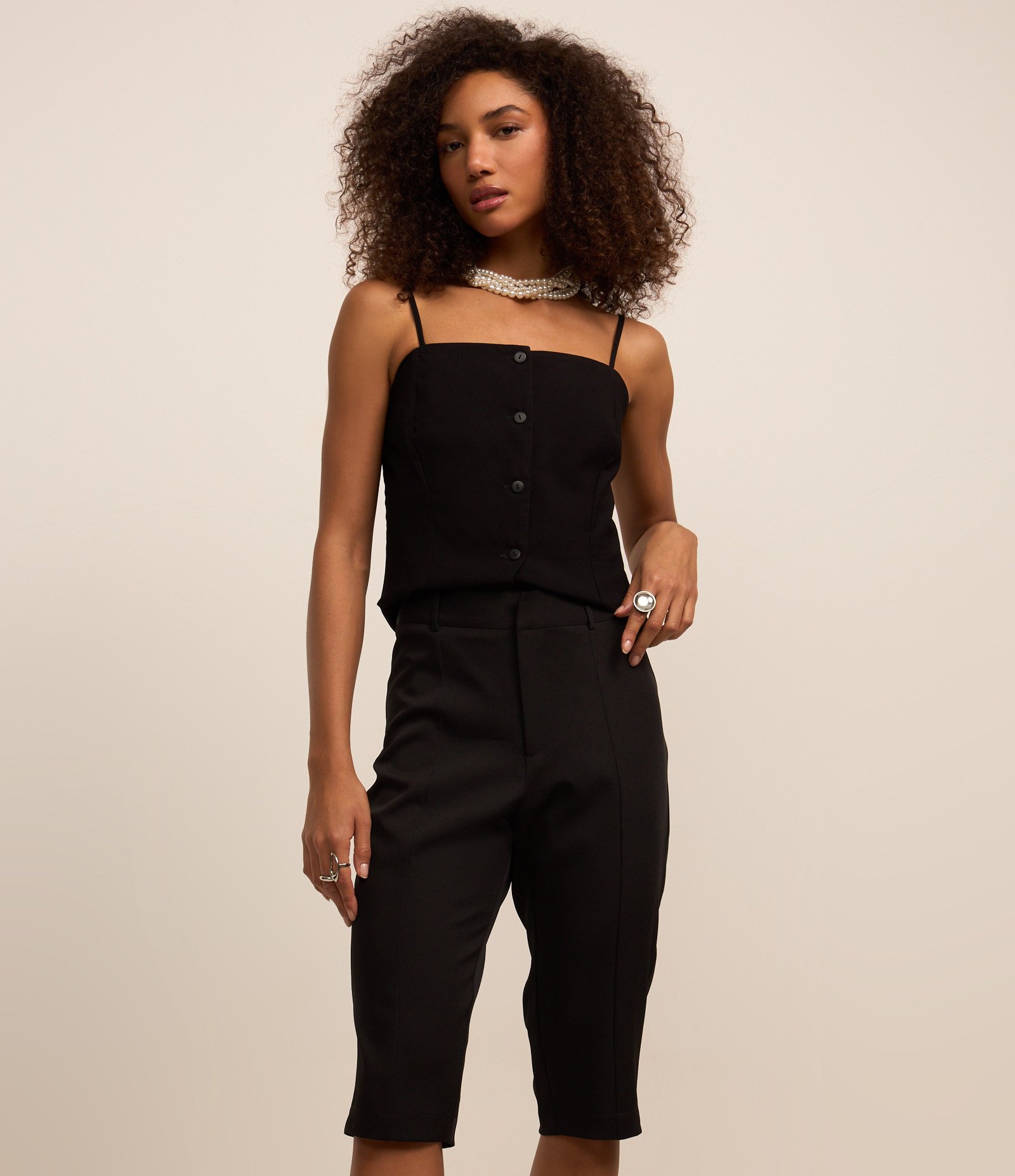 Calça Capri em Alfaiataria Preto 2