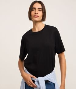 Blusa em Algodão com Gola Redonda