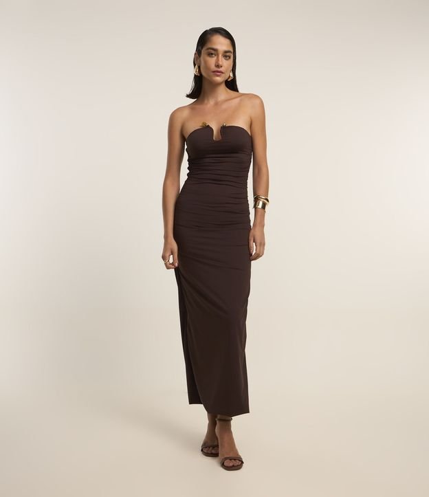 Vestido Sem Manga com Drapeado Sem Alça e Detalhe de Pedra no Decote