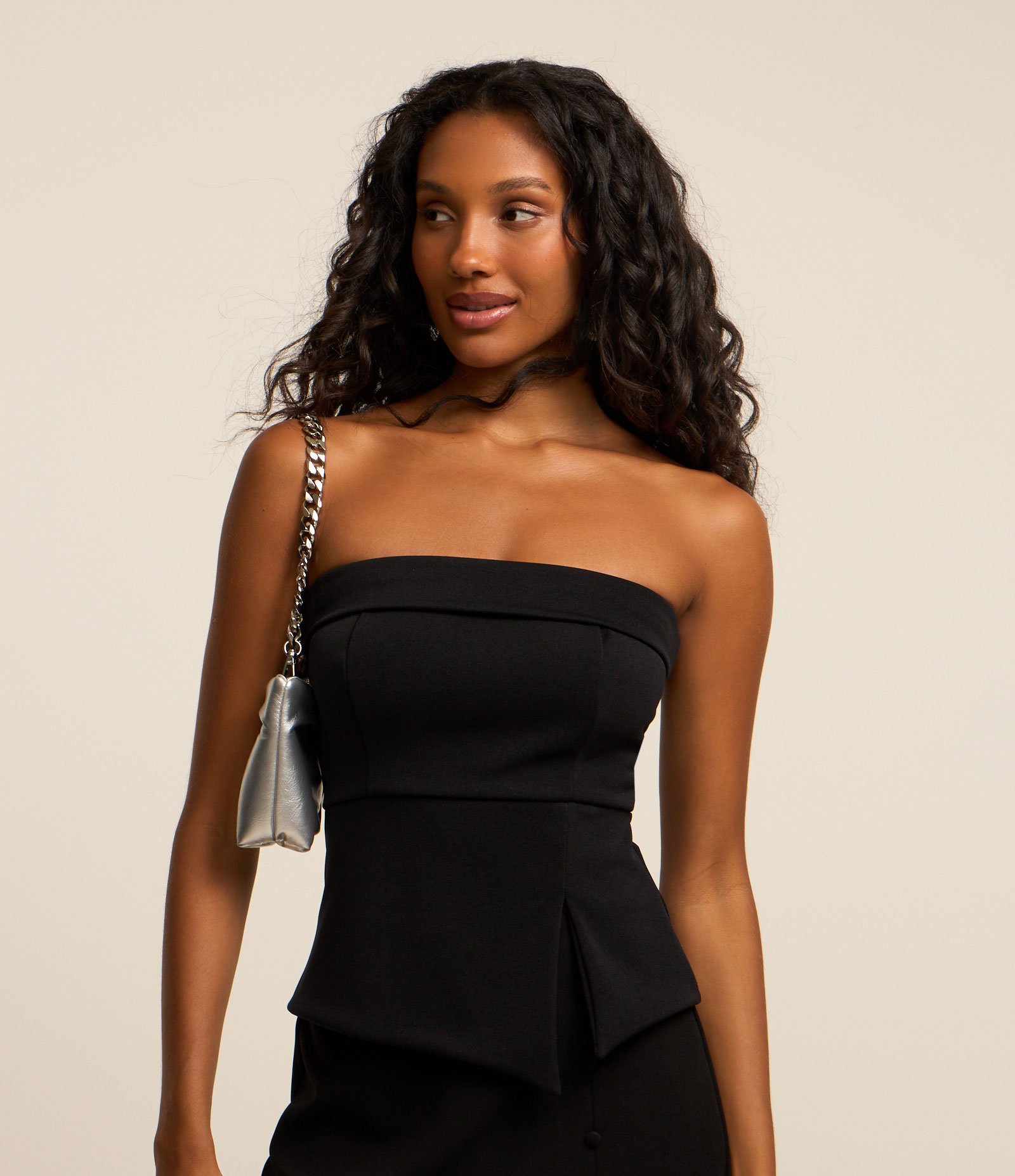 Blusa Tomara que Caia em Crepe com Fendinha Preto 2