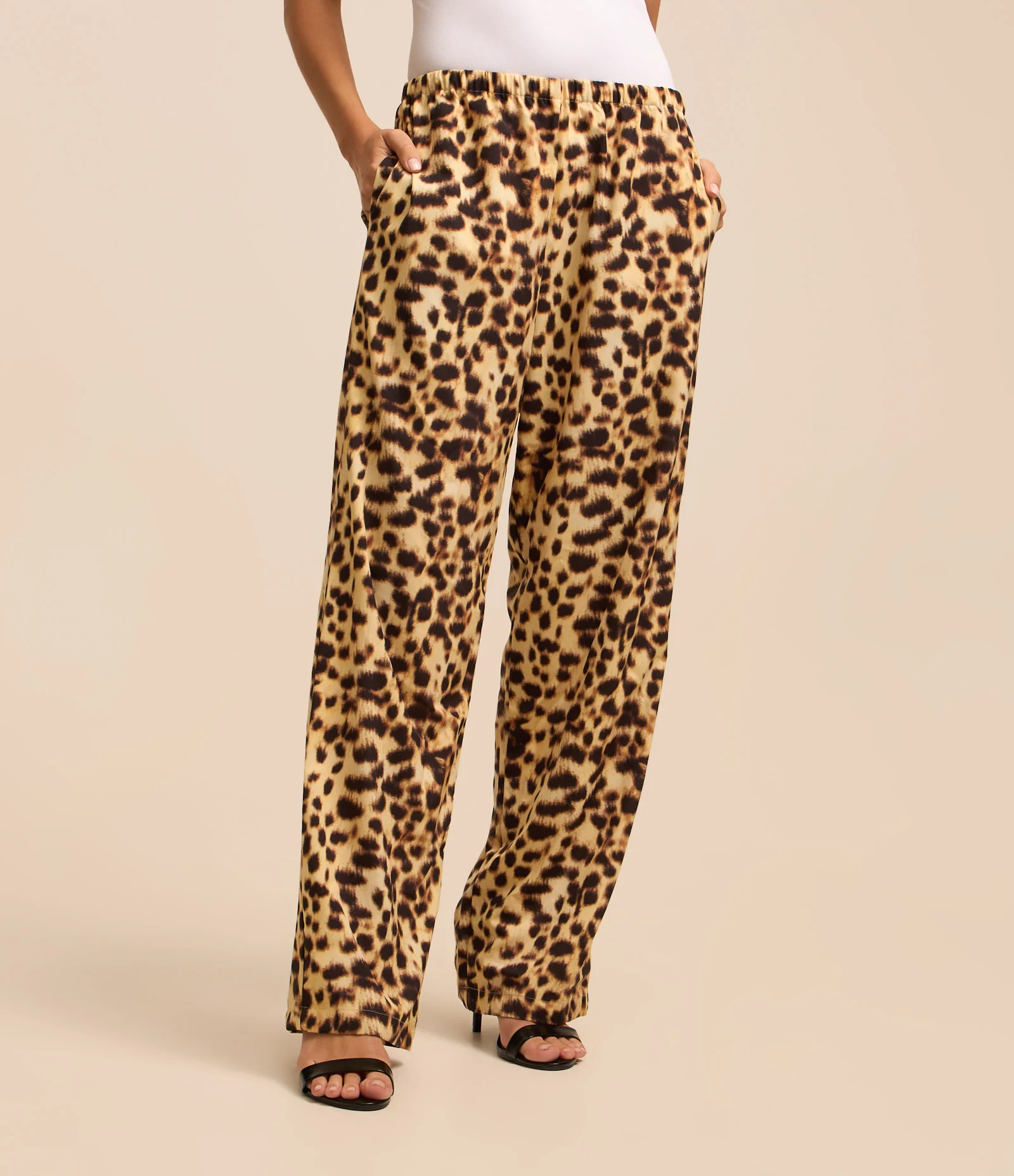 Calça Fluida em Chiffon com Estampa Animal Print Marrom/Amarelo 2