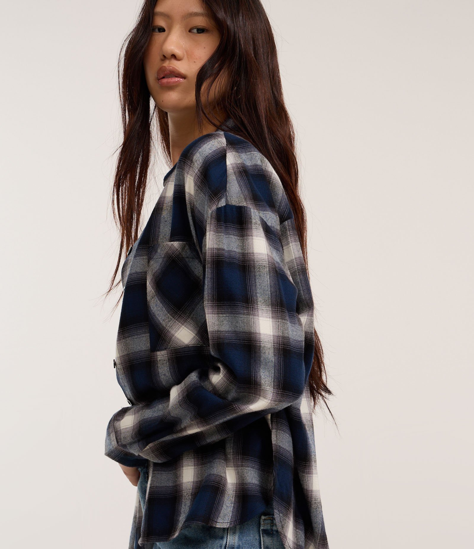 Camisa Oversized em Flanela Xadrez com Bolsinho 3