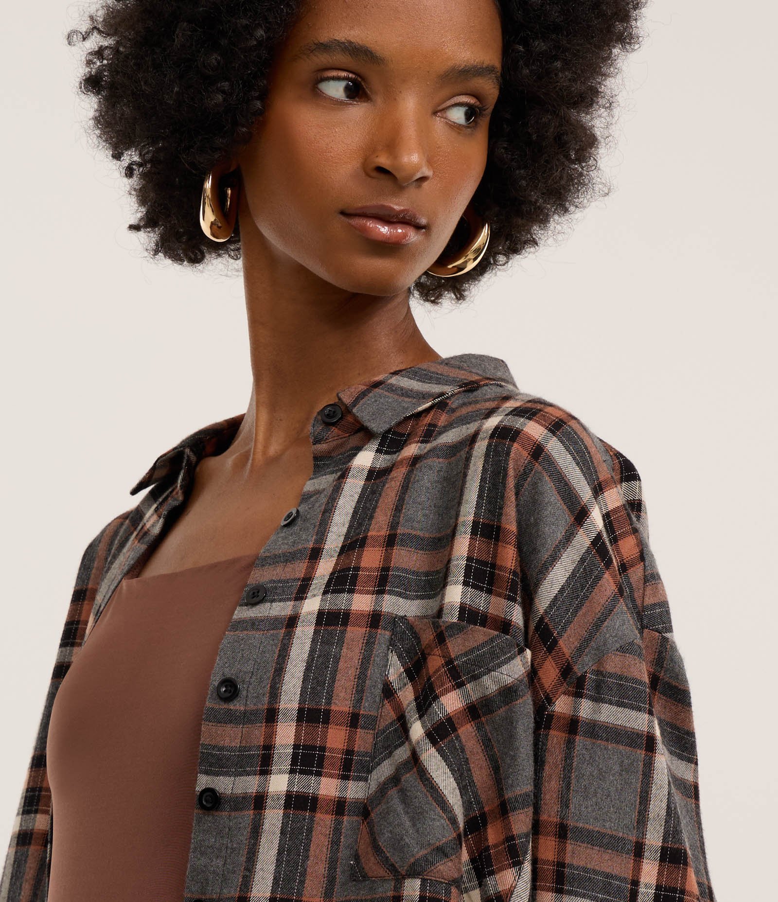 Camisa Oversized em Flanela Xadrez com Bolsinho Cinza 3