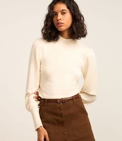 Suéter em Tricô com Gola Alta e Manga Bufante